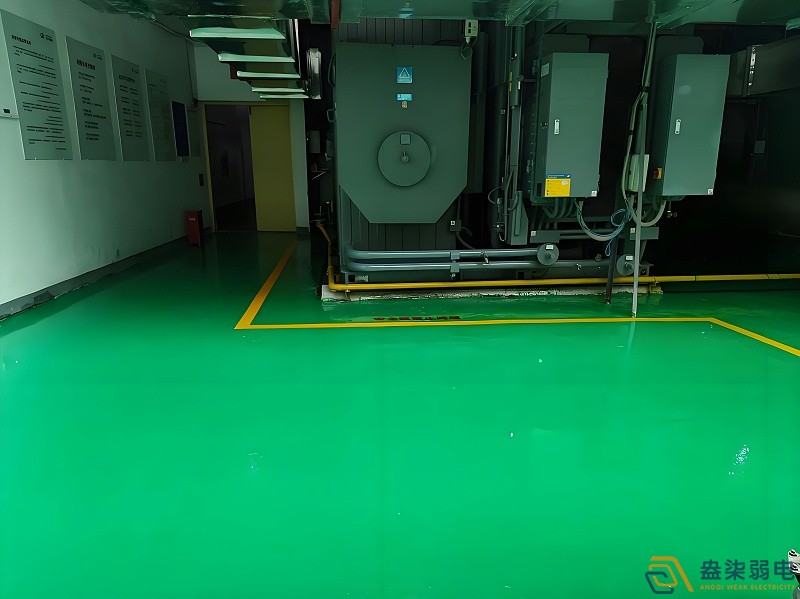 機房建設(shè)選用環(huán)氧防靜電地坪的好處？