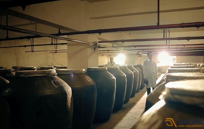 成都盎柒弱電—酒廠窖池測溫儀有什么作用？